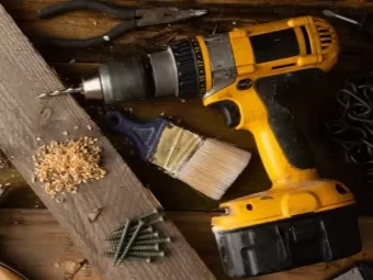 Pourquoi les perceuses sans fil sont associées à des visseuses à percussion dans les boîtes à outils.